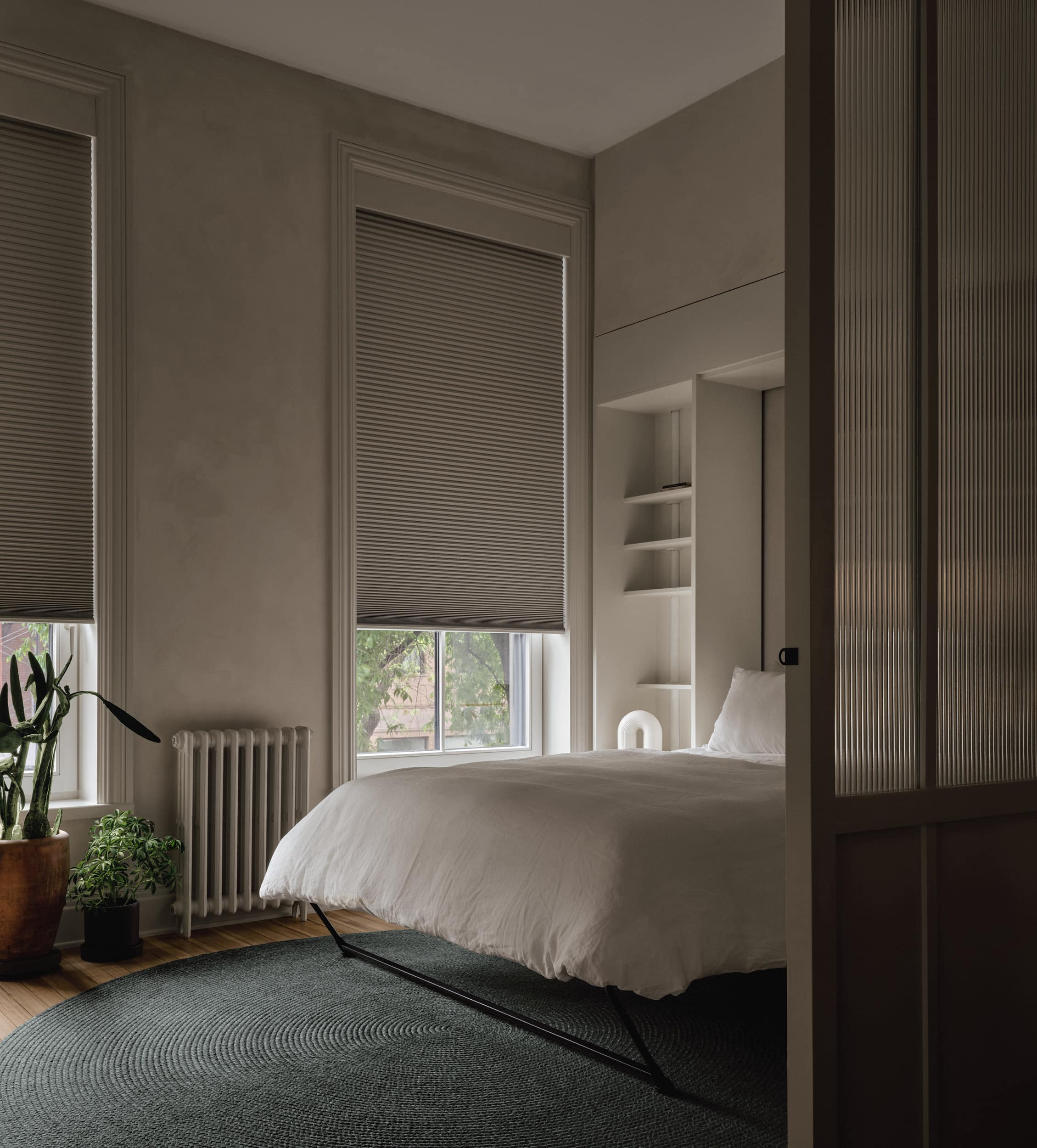 GUEST ROOM MURPHY BED