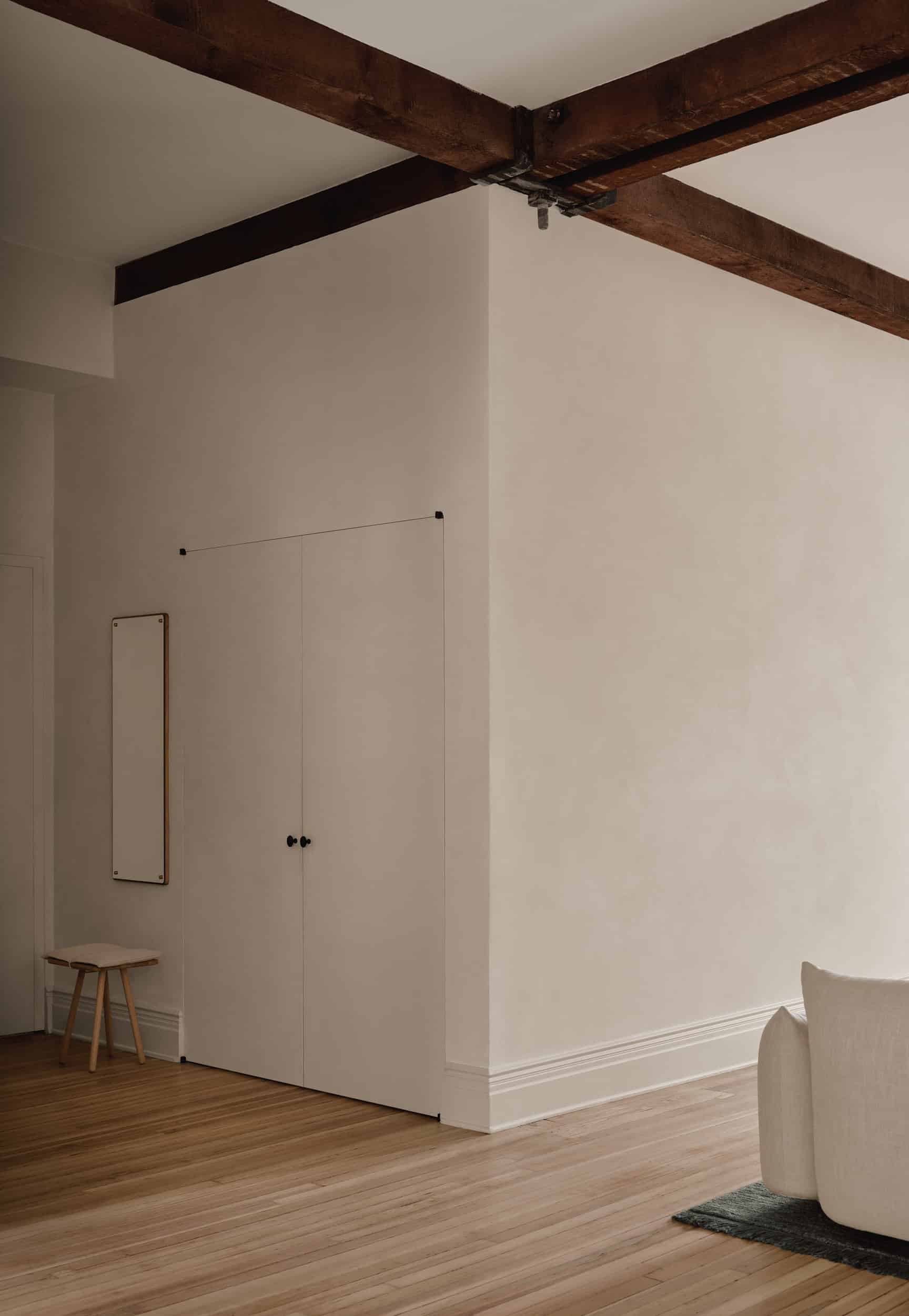 ENTRY BEAMED CEILING